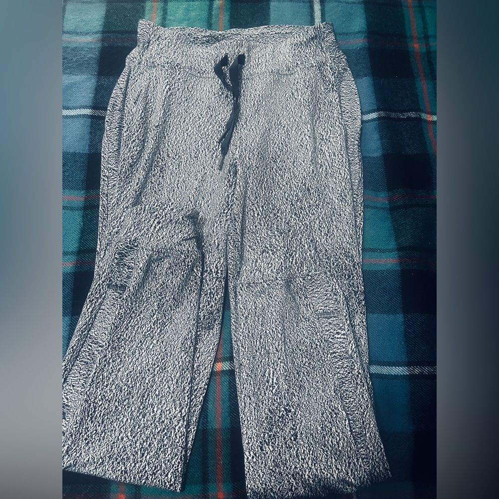 Casual full length joggers with pockets. Could dress up or down.